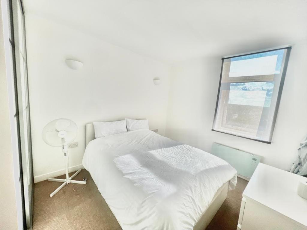 Beautiful 1 Bedroom Stylish Apartment Croydon Eksteriør billede