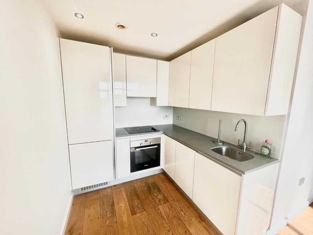 Beautiful 1 Bedroom Stylish Apartment Croydon Eksteriør billede